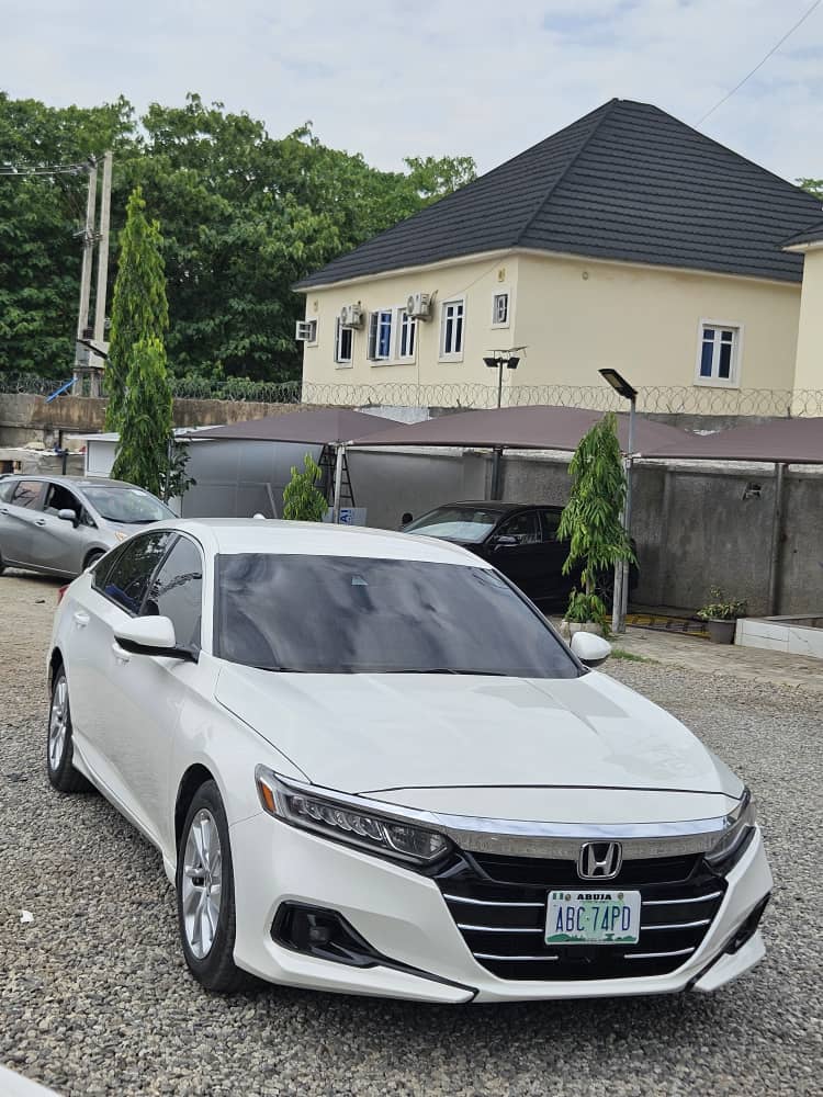 
								Honda accord 2018 model available for inspection and payment going for 17m only accident free full									