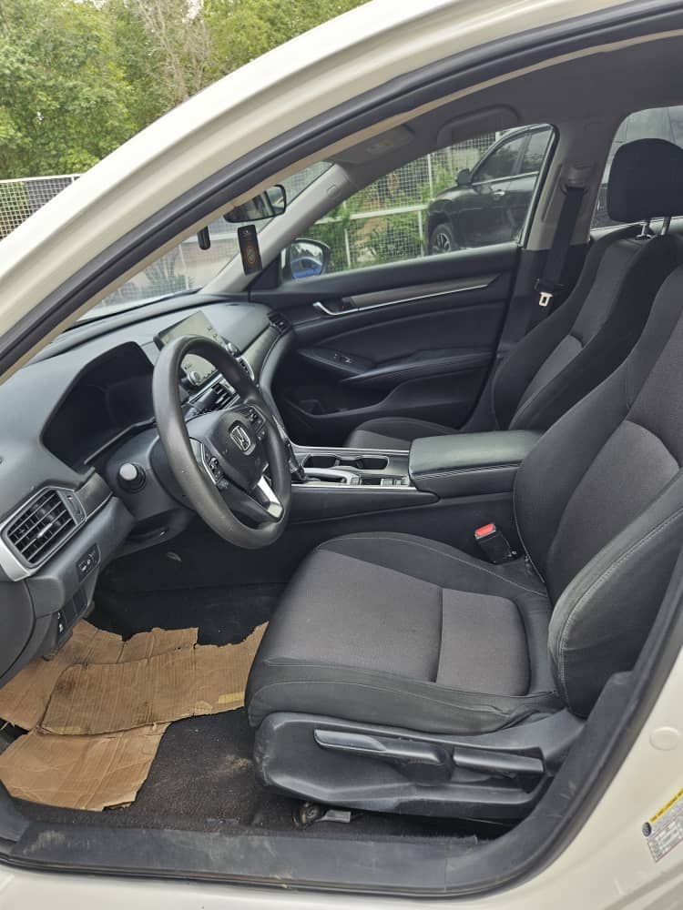 
								Honda accord 2018 model available for inspection and payment going for 17m only accident free full									