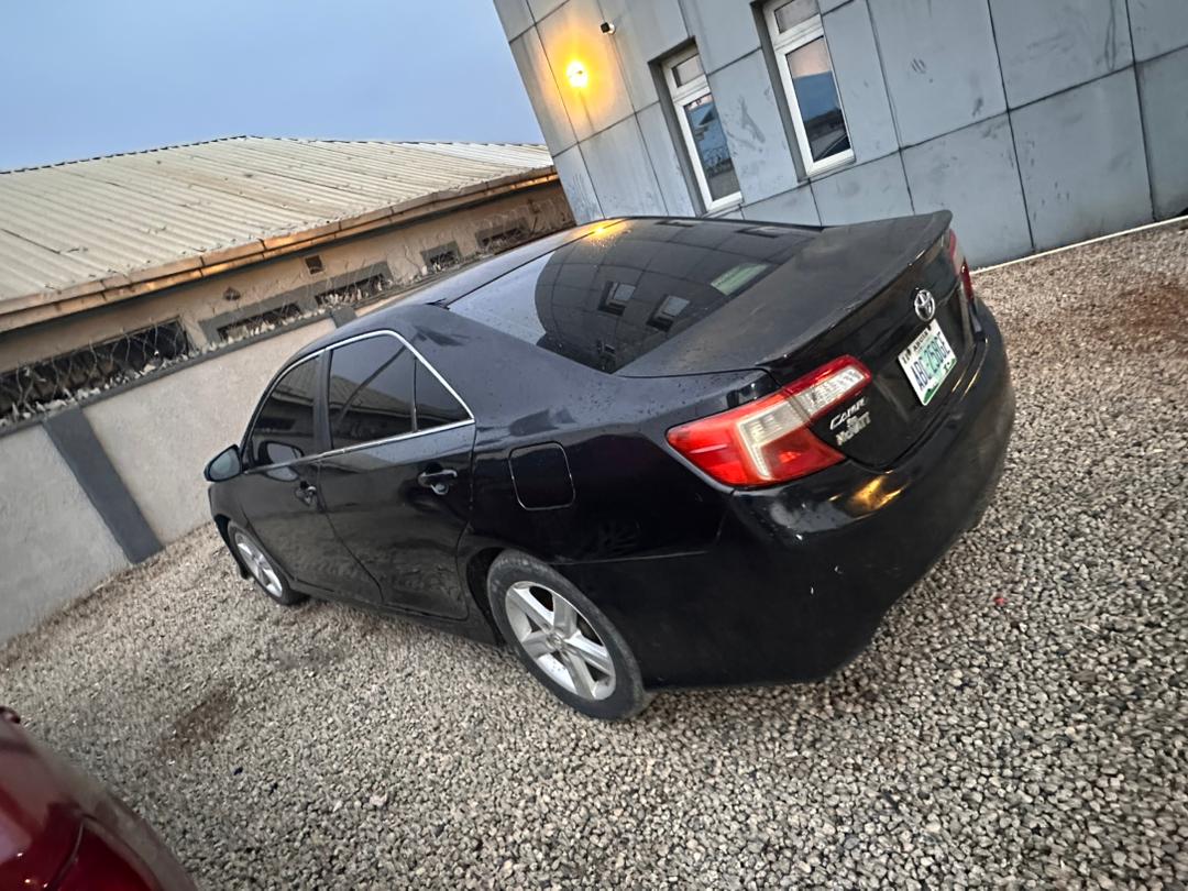 
								Distress! Distress!! 2013 Camry  UNTEMPERD ENGINE AND GEAR.. 7.3M full									