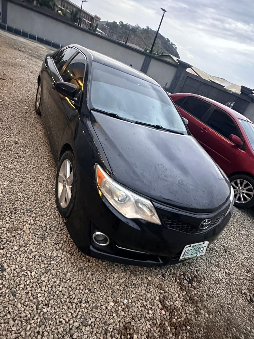 
								Distress! Distress!! 2013 Camry  UNTEMPERD ENGINE AND GEAR.. 7.3M full									