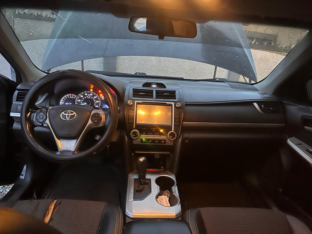 
								Distress! Distress!! 2013 Camry  UNTEMPERD ENGINE AND GEAR.. 7.3M full									