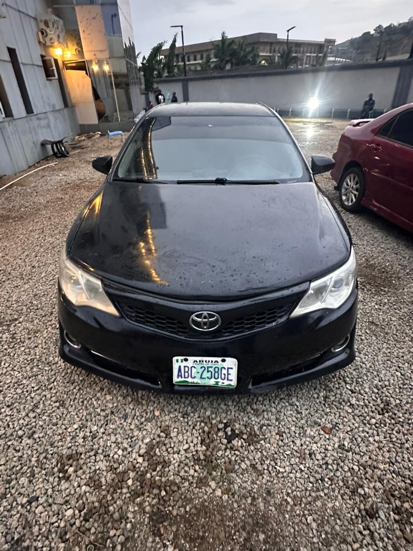 
								Distress! Distress!! 2013 Camry  UNTEMPERD ENGINE AND GEAR.. 7.3M full									