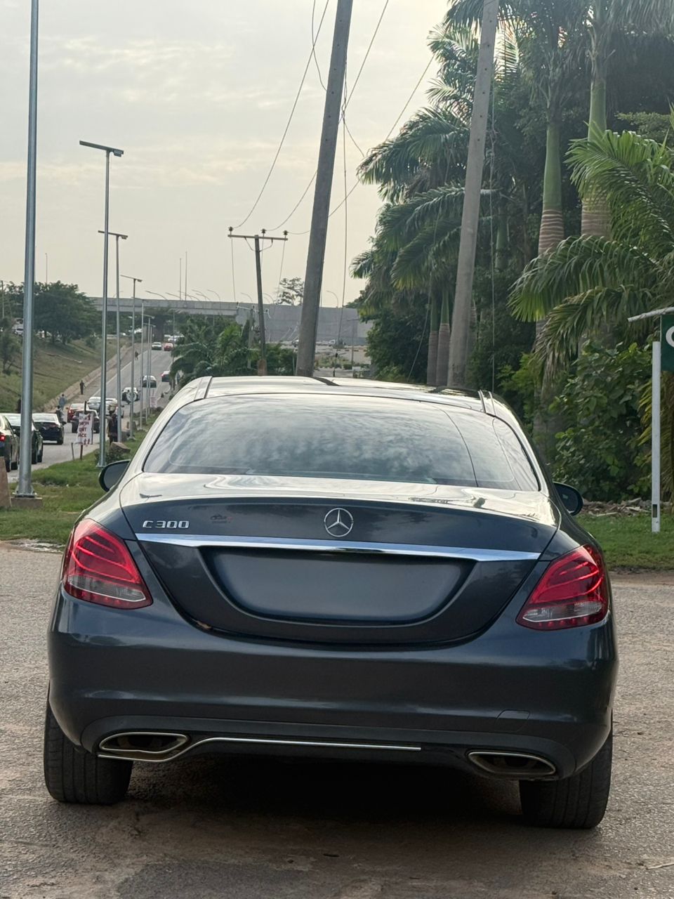 
								EXTREMELY SHARP 2015 MERCEDES BENZ C300 ⚡⚡ UNTAMPARED ENGINE AND GEAR FULL PANORAMIC ROOF & KEYLESS ENTRY  WITH PROPER DOCUMENTATION  PRICE:14,999,999 📍ABUJA full									