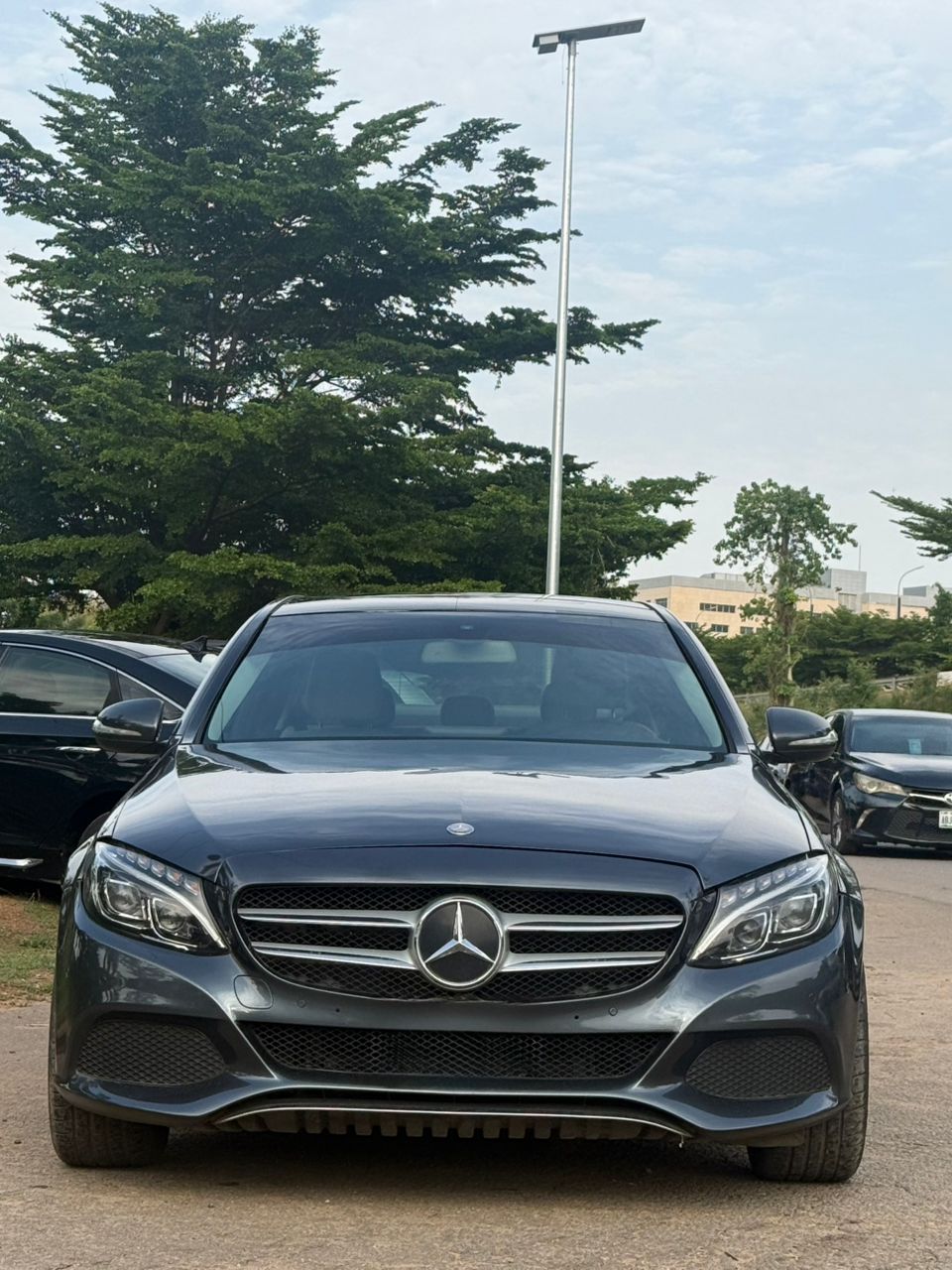 
								EXTREMELY SHARP 2015 MERCEDES BENZ C300 ⚡⚡ UNTAMPARED ENGINE AND GEAR FULL PANORAMIC ROOF & KEYLESS ENTRY  WITH PROPER DOCUMENTATION  PRICE:14,999,999 📍ABUJA full									