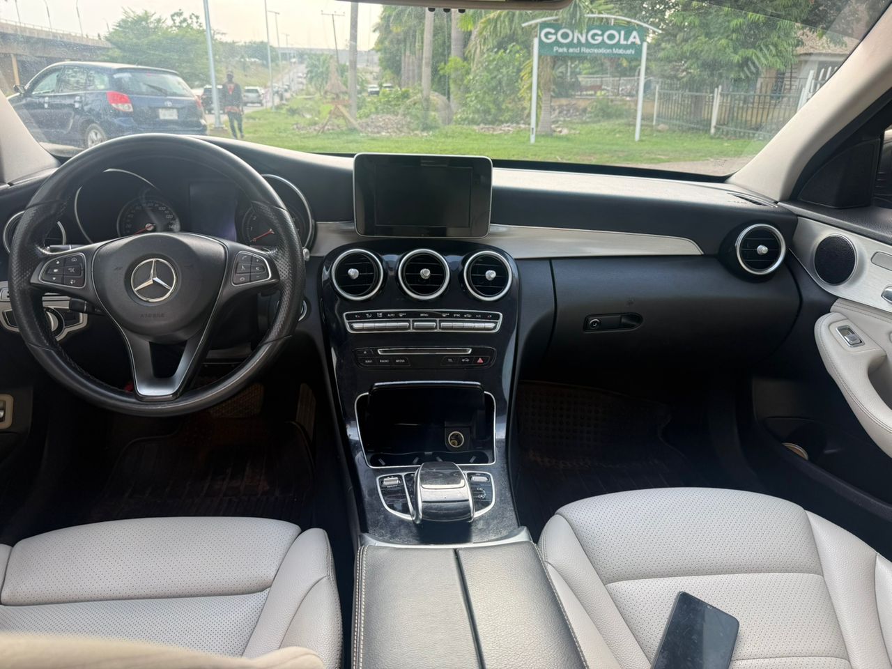 
								EXTREMELY SHARP 2015 MERCEDES BENZ C300 ⚡⚡ UNTAMPARED ENGINE AND GEAR FULL PANORAMIC ROOF & KEYLESS ENTRY  WITH PROPER DOCUMENTATION  PRICE:14,999,999 📍ABUJA full									
