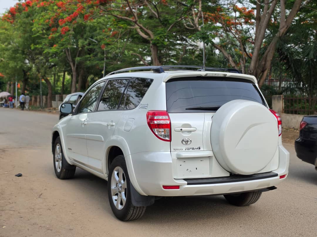 
								Just In: 2010 Toyota RAV4 limited  With face of 2012 model V6 engine  Full option Accident free  Keyless Sunroof April 2026 duty Brand new Tyres  Price 13.5m full									