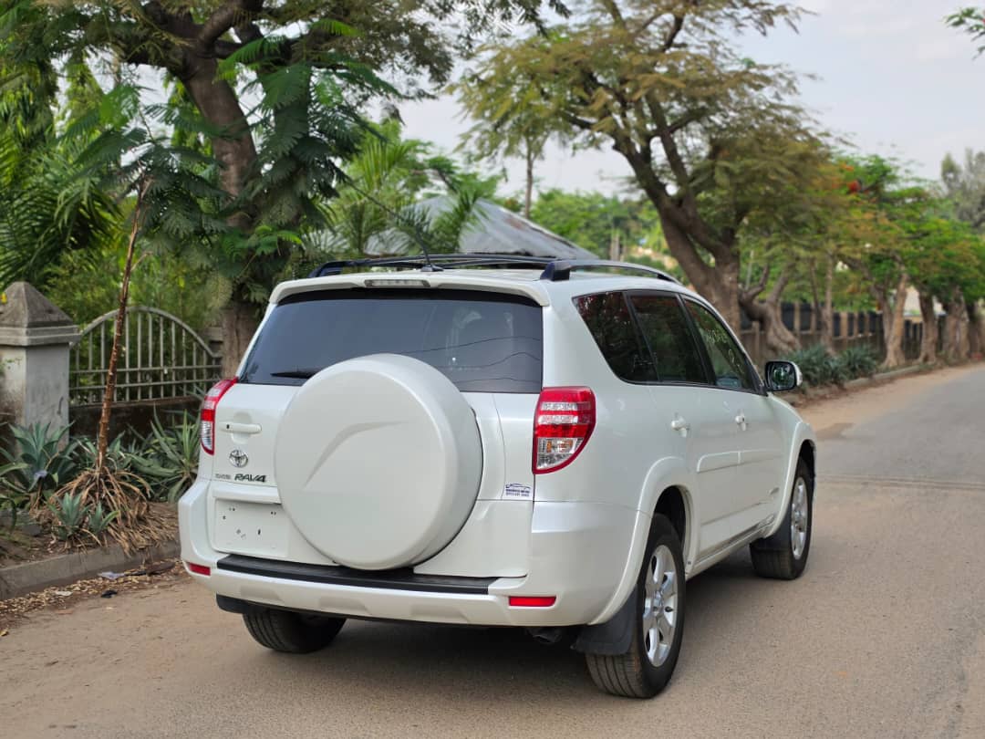 
								Just In: 2010 Toyota RAV4 limited  With face of 2012 model V6 engine  Full option Accident free  Keyless Sunroof April 2026 duty Brand new Tyres  Price 13.5m full									