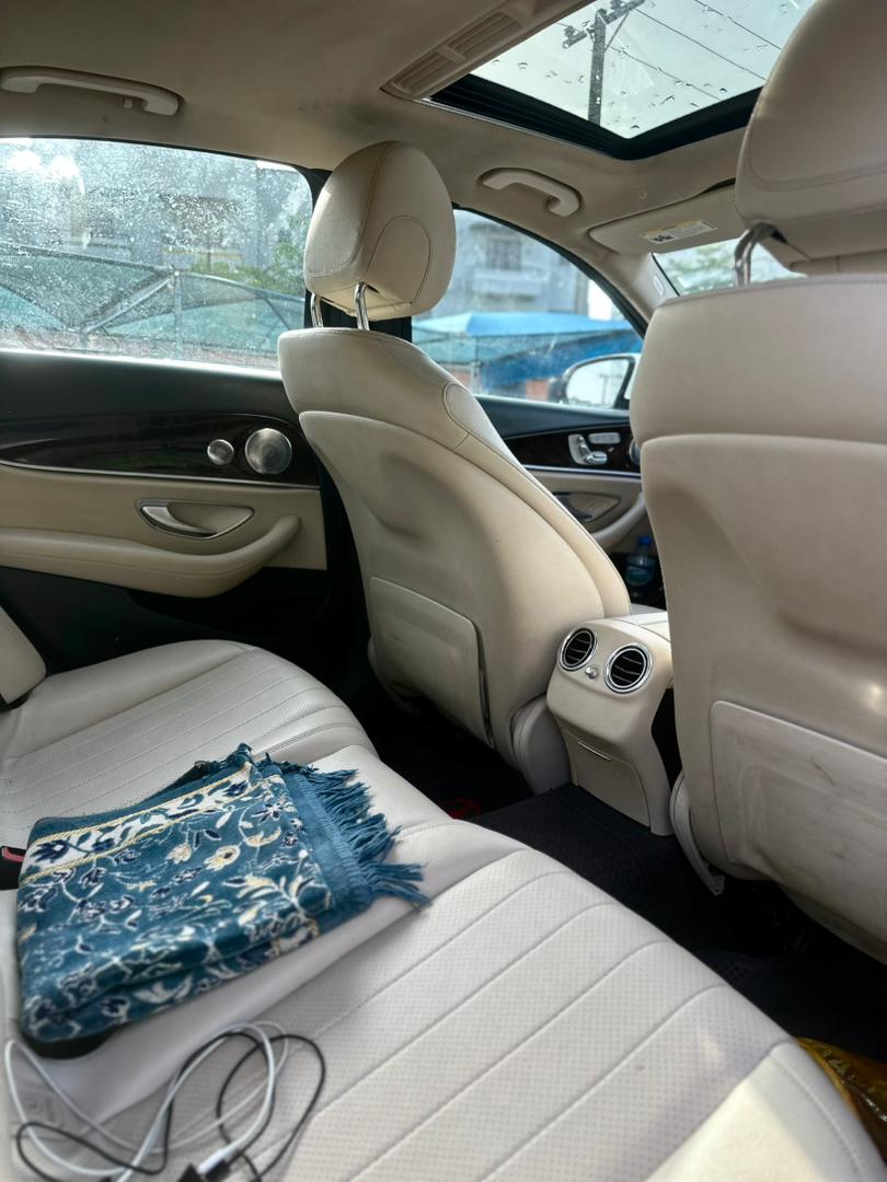 
								Giveaway Deal‼️‼️‼️ (135K Mileage) Carefully Used 2017/18 Mbenz E300 car is in pristine condition fullest option (Keyless Kick Trunk & Open Roof) with original duty going for just 22.5M LAST TO MY POCKET NON NEGOTIABLE WITH 500K SAMBO with me (Moveable) Abuja📍 ZERO CHAIN DEAL full									