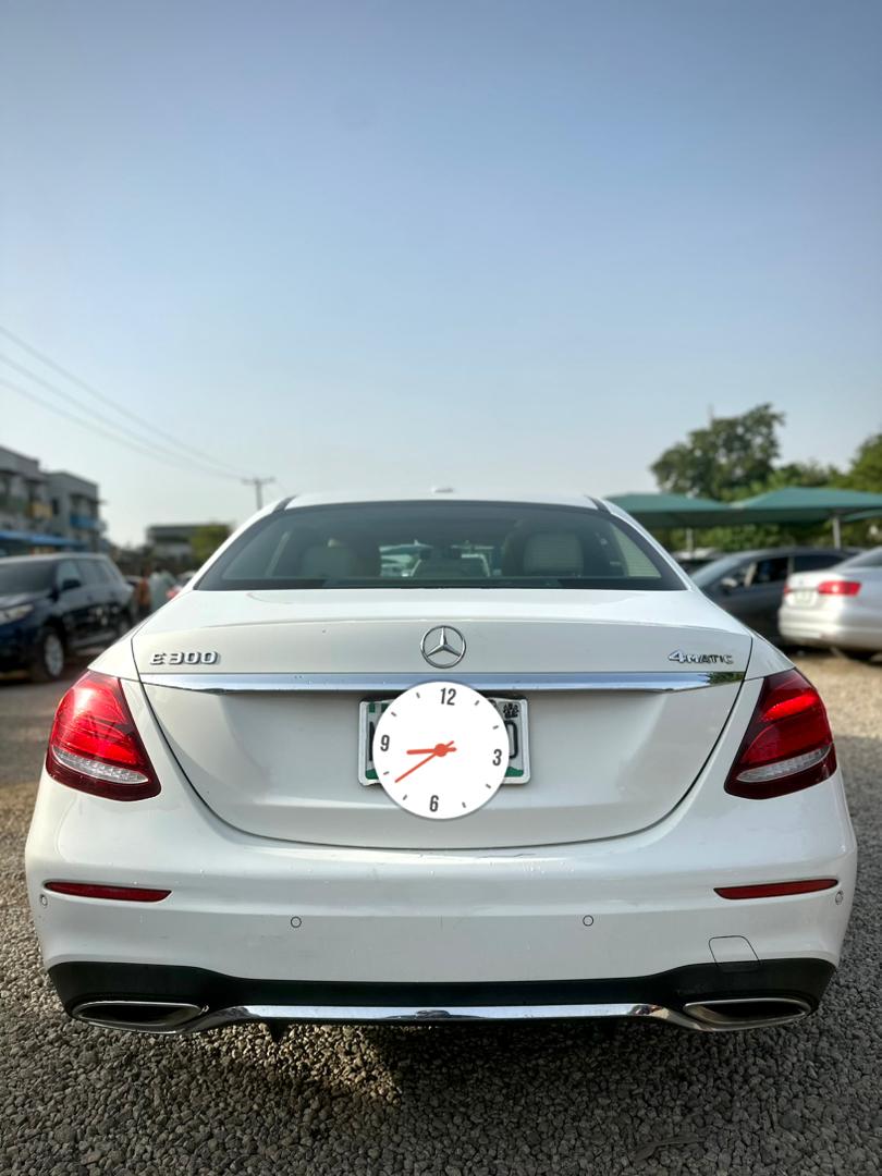 
								Giveaway Deal‼️‼️‼️ (135K Mileage) Carefully Used 2017/18 Mbenz E300 car is in pristine condition fullest option (Keyless Kick Trunk & Open Roof) with original duty going for just 22.5M LAST TO MY POCKET NON NEGOTIABLE WITH 500K SAMBO with me (Moveable) Abuja📍 ZERO CHAIN DEAL full									