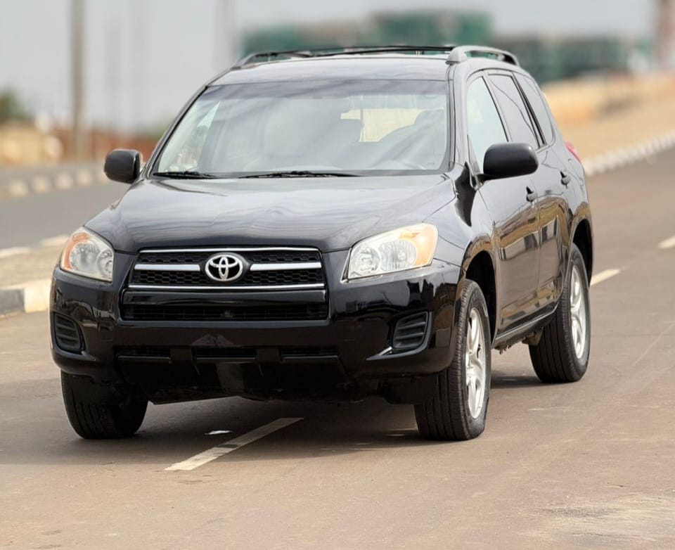 
								FOREIGN USED 2010 TOYO TA RAV4 V4 NOTHING TO FIX WITH ORIGINAL CUSTOM DUTY FULLY PAID GOING FOR 13M ABUJA DEAL full									