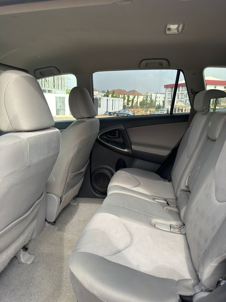 
								FOREIGN USED 2010 TOYO TA RAV4 V4 NOTHING TO FIX WITH ORIGINAL CUSTOM DUTY FULLY PAID GOING FOR 13M ABUJA DEAL full									