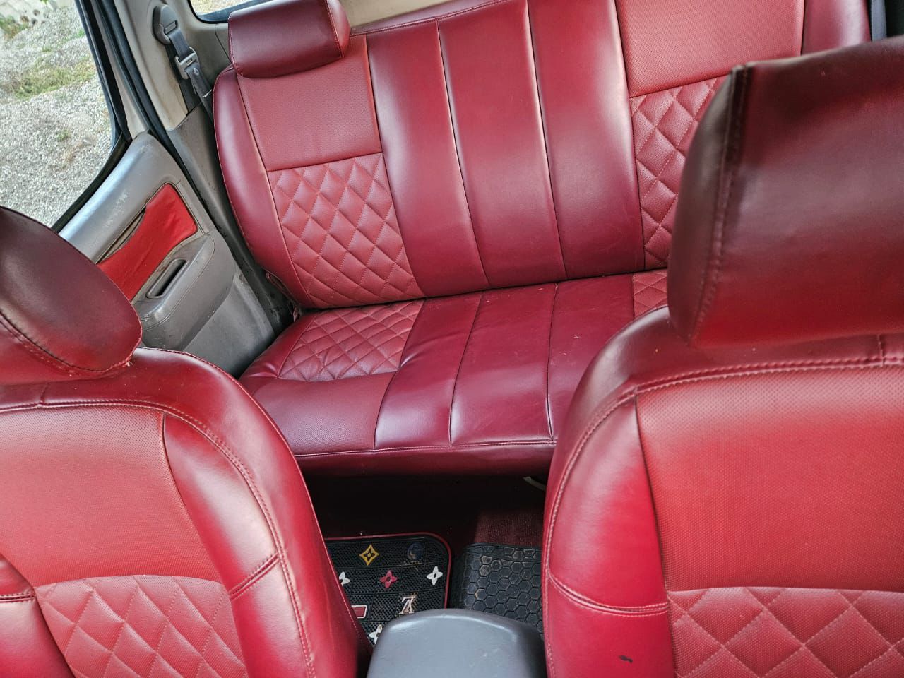 
								Extremely Clean Nigeria Used DRIVEN TOYOTA HILLUX MANUAL V4 2012 FIRST BODY ACCIDENT FREE ₦12.5m. Location; Abuja full									