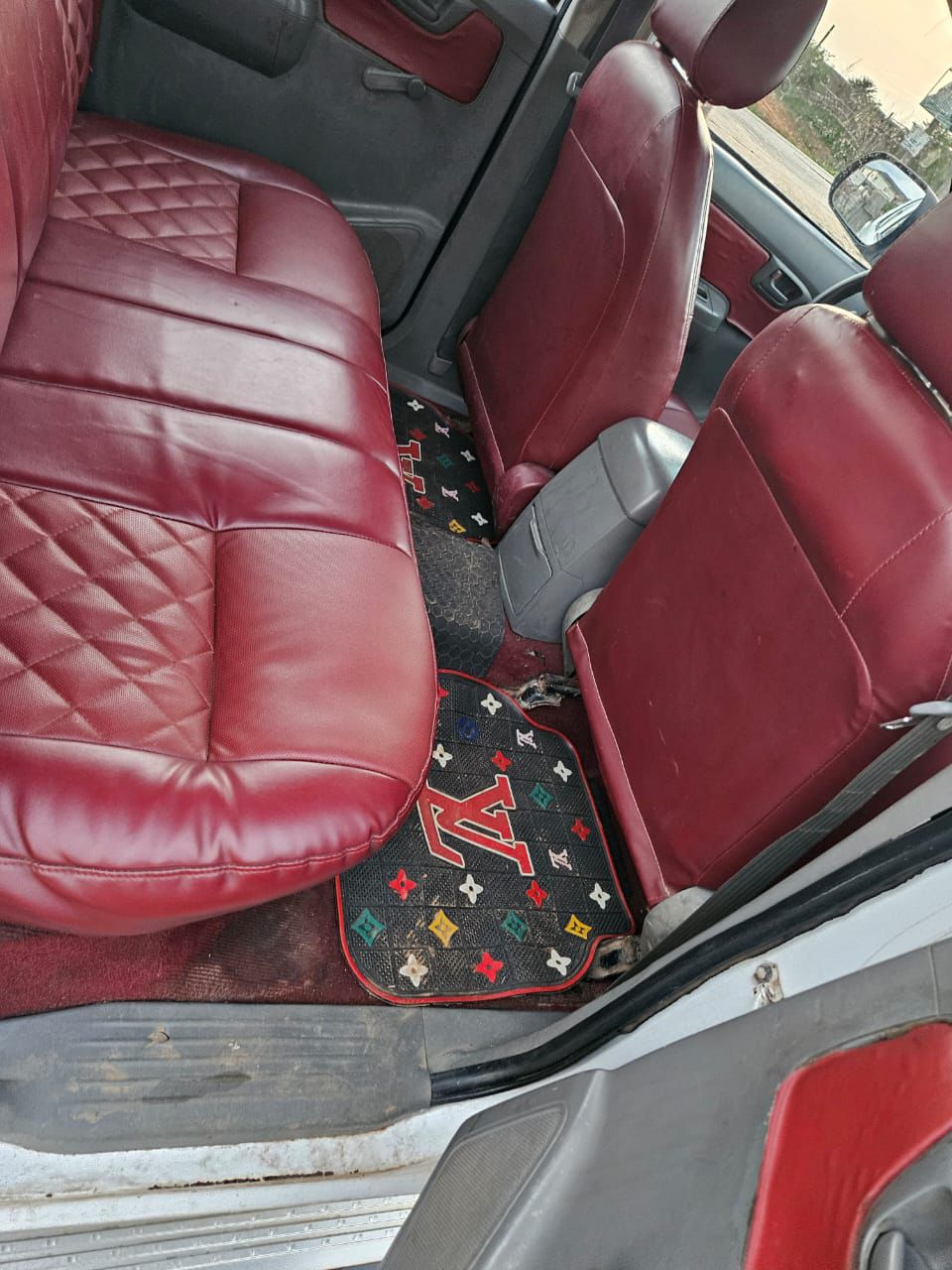 
								Extremely Clean Nigeria Used DRIVEN TOYOTA HILLUX MANUAL V4 2012 FIRST BODY ACCIDENT FREE ₦12.5m. Location; Abuja full									