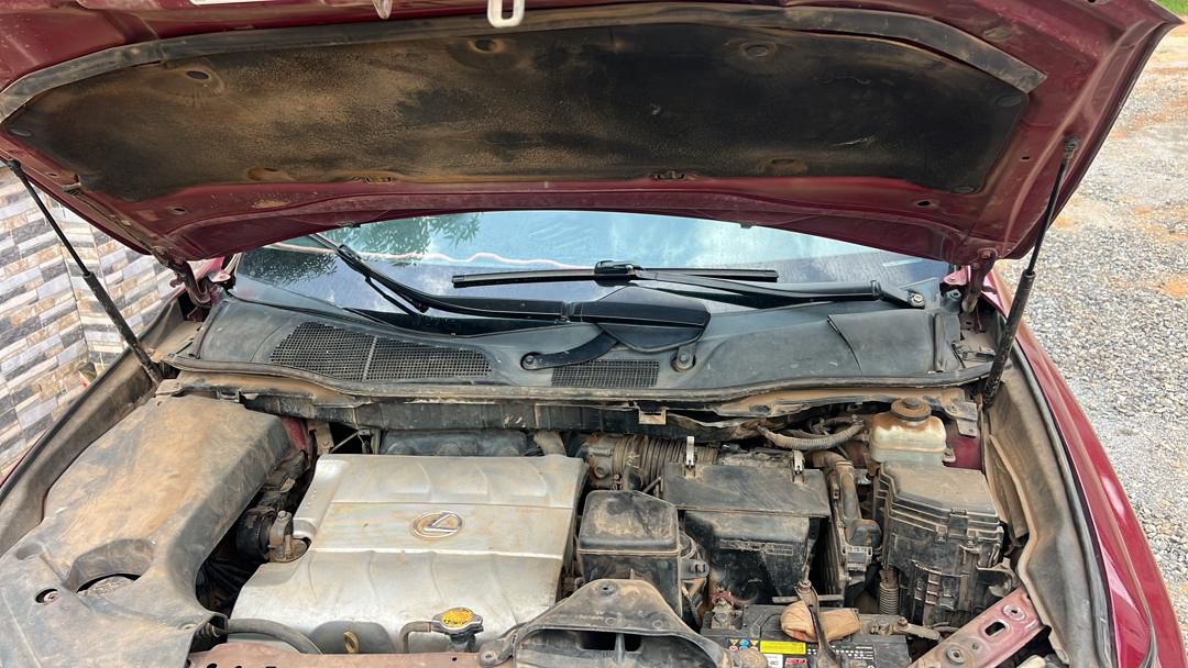 
								Well maintained 2010 Lexus Rx350 With untouched engine and gear, Ac is freezing, fullest option with mouse control . Price: #12.5m Net . Direct owners deal  ABUJA ✅️ 💯 full									