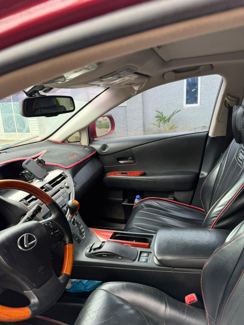 
								Well maintained 2010 Lexus Rx350 With untouched engine and gear, Ac is freezing, fullest option with mouse control . Price: #12.5m Net . Direct owners deal  ABUJA ✅️ 💯 full									