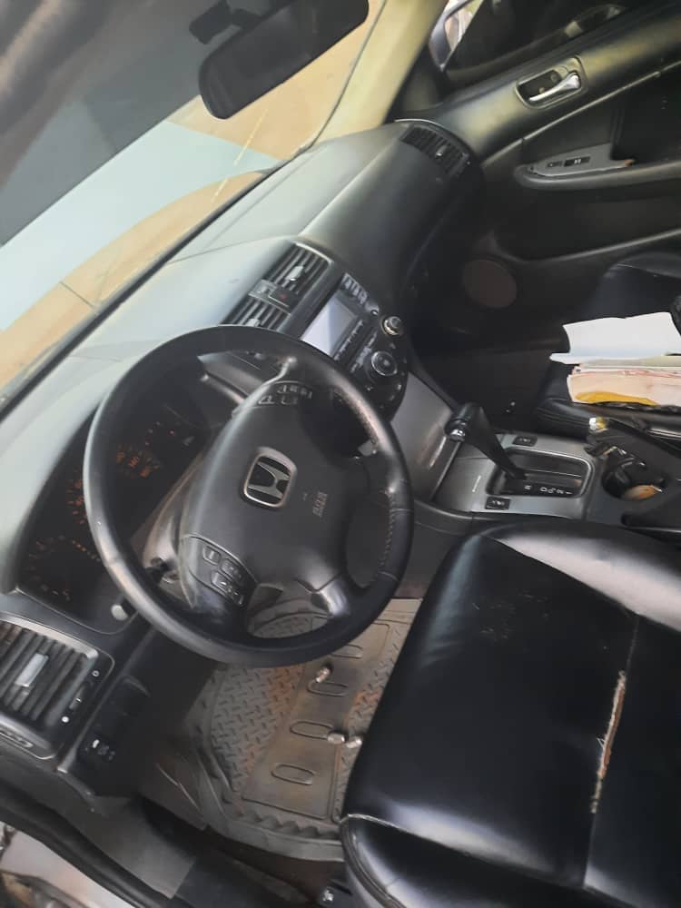
								Distress distress distress Honda EOD going for 1.9m to the owner buyer settle 100k location kubwa hurry up before u hear sold full									