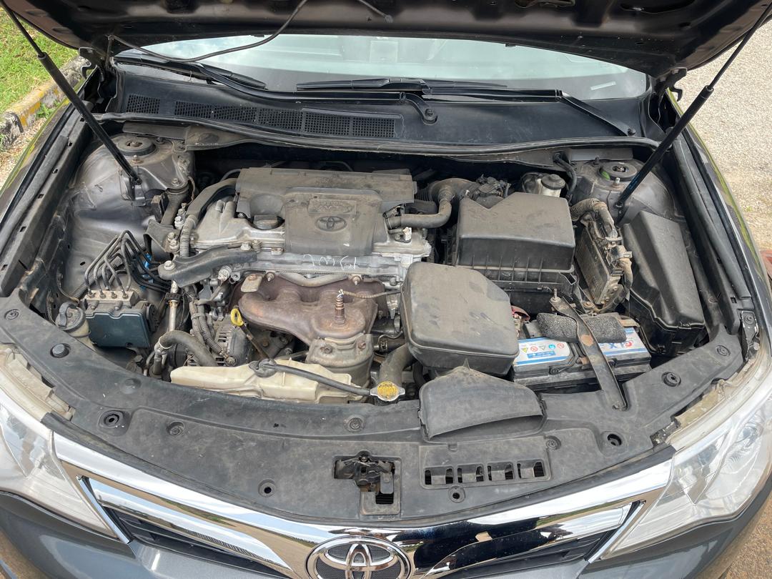 
								Belgium equivalent Camry 013  In a perfect condition  Engine and gear untempered 💯 original custom duty 💯  AC and legs perfect 💯  Going for 9.5m full									