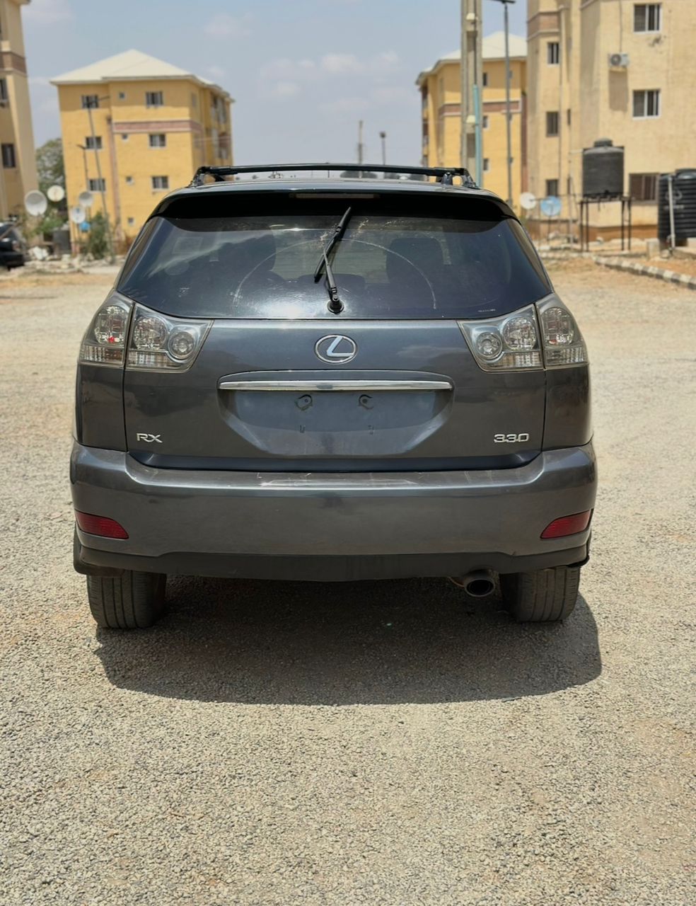 
								Distress 2007 RX330, Untempered Engine and Gear, AC chilling buy and drive 6million only full									