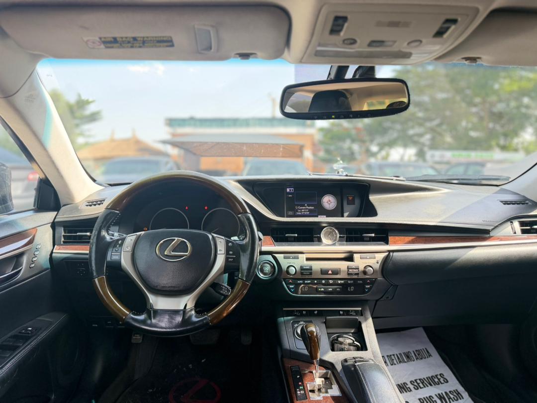 
								Few months driven 2013 ES350 still smells belgium  Price:17m  Gwarimpa Abuja full									