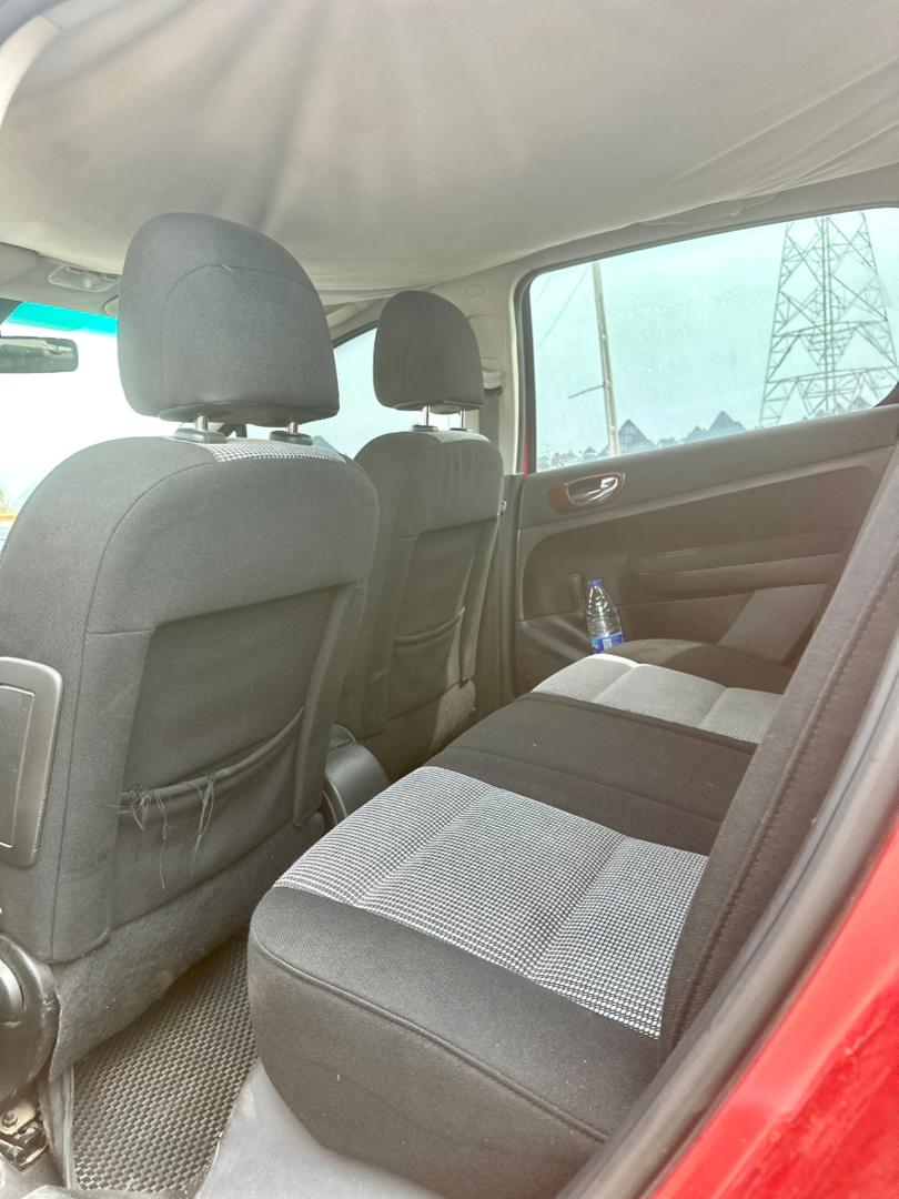 
								Giveaway Deal‼️‼️‼️ (70k Mileage) Carefully Used 2013 Peugeot 307 car is in pristine condition (Nothing To Fix) with Android screen chilling Ac duty✅ going for just 4m with small sambo with me Lugbe Abuja📍 ZERO CHAIN DEAL full									