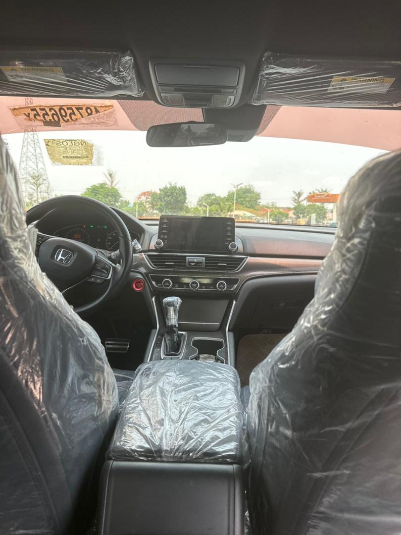 
								Good Deal‼️‼️‼️ Belgium Grade (Premium Used) 2018/19 Honda Accord (Sport) car is in pristine condition (Nothing To Fix) with original duty going for just 19.3m Lugbe Abuja📍 ZERO CHAIN DEAL full									
