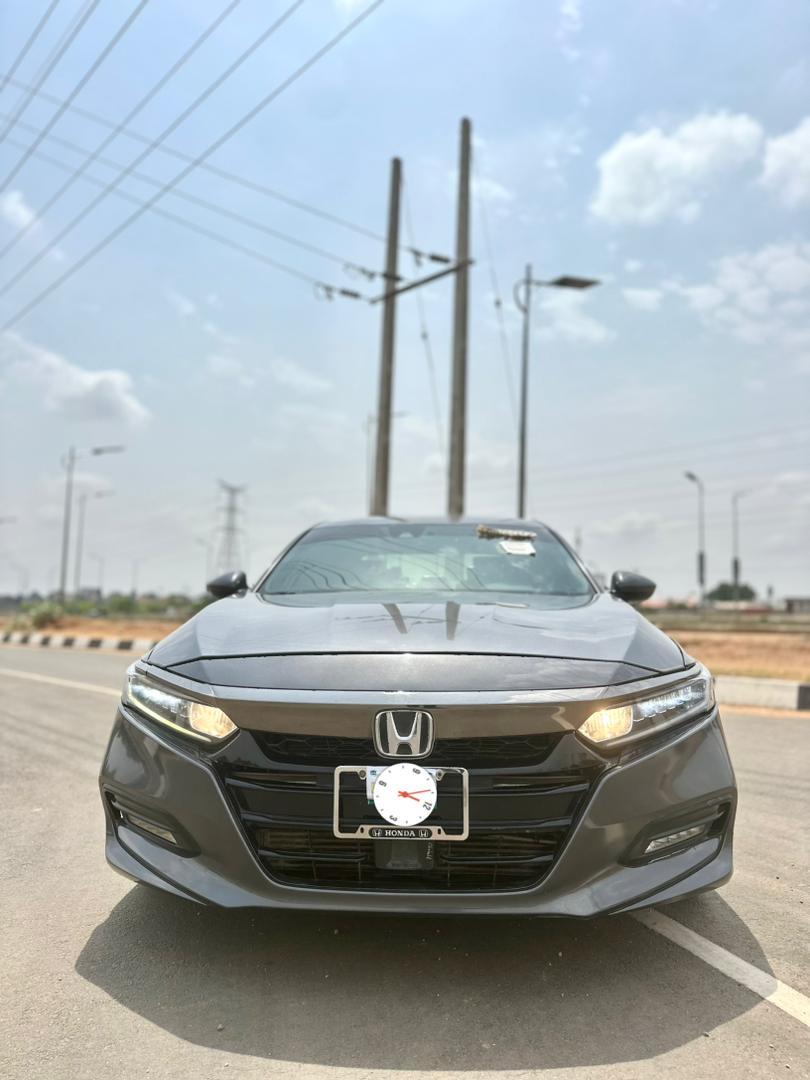 
								Good Deal‼️‼️‼️ Belgium Grade (Premium Used) 2018/19 Honda Accord (Sport) car is in pristine condition (Nothing To Fix) with original duty going for just 19.3m Lugbe Abuja📍 ZERO CHAIN DEAL full									