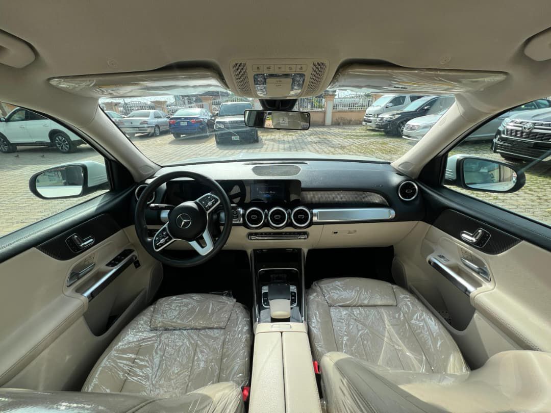 
								Distress Sallah Bonanza ‼️🥰  2020 MERCEDES BENZ GLB-250 FOREIGN🌹GOING FOR 💥 ₦45M Now 👉 💥₦32m.  LOCATION: ABUJA 🇳🇬📍   CAR WITH ME 💯🤝 full									