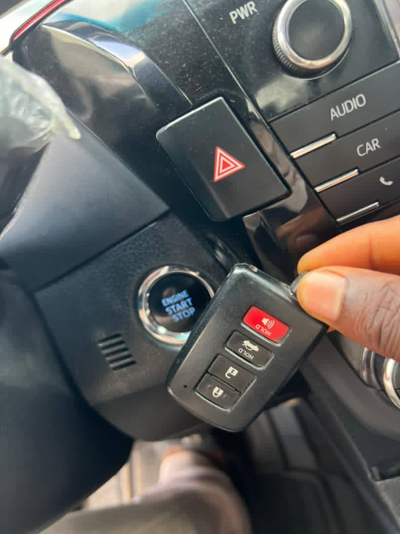 
								Full options Toyota Corolla 2015 Keyless Extremely clean going  For 12m full									