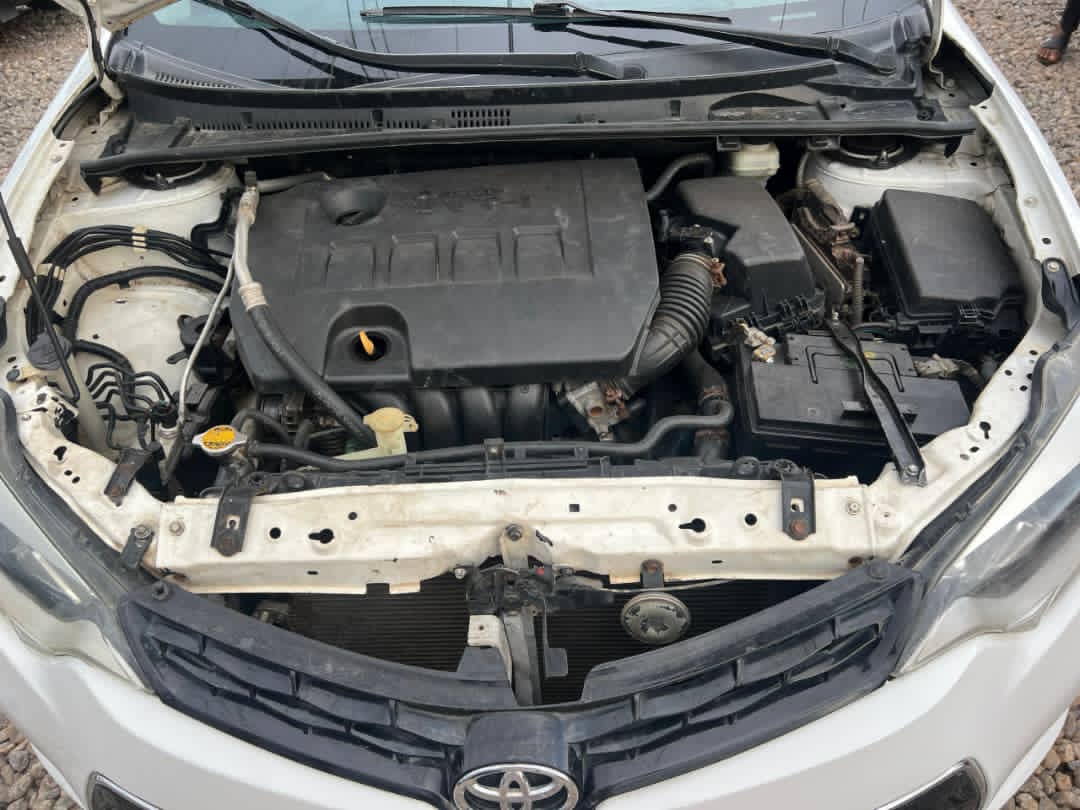
								Full options Toyota Corolla 2015 Keyless Extremely clean going  For 12m full									