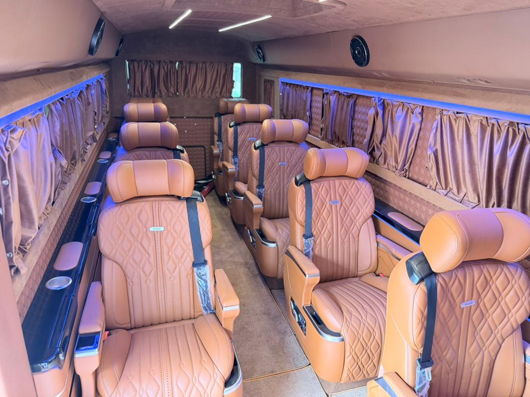 
								Last white standing!  2025/2026 coaster bus bulletproof VIP full level 6 ballistic protection and run flat ballistic inside the tyres. Diesel engine.  📍Price 700m   Now 550m Abuja deal full									