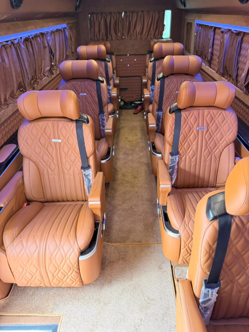 
								Last white standing!  2025/2026 coaster bus bulletproof VIP full level 6 ballistic protection and run flat ballistic inside the tyres. Diesel engine.  📍Price 700m   Now 550m Abuja deal full									