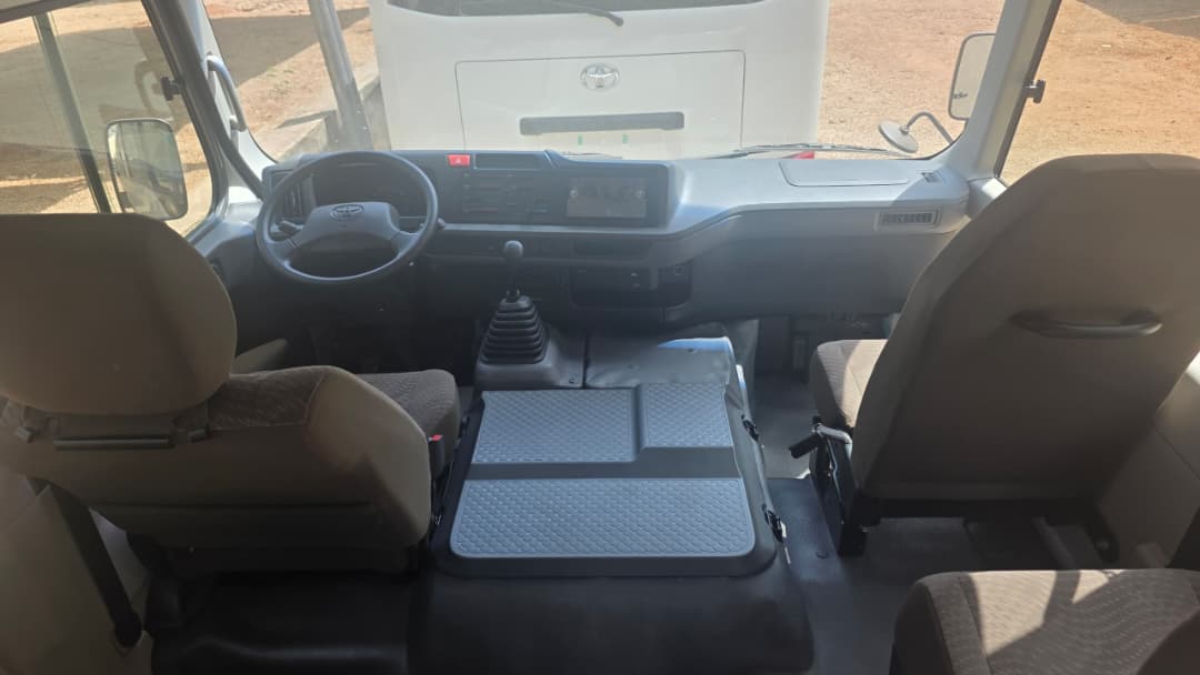 
								25 units of Brand new  coaster buses NOT BULLETPROOF live with me in Abuja  📍Pricek N125m Net each NOT NEGOTIABLE full									