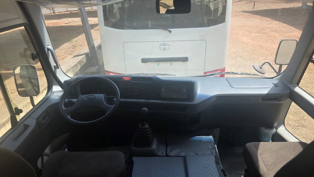 
								25 units of Brand new  coaster buses NOT BULLETPROOF live with me in Abuja  📍Pricek N125m Net each NOT NEGOTIABLE full									