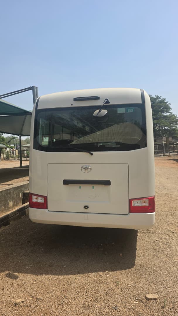 
								25 units of Brand new  coaster buses NOT BULLETPROOF live with me in Abuja  📍Pricek N125m Net each NOT NEGOTIABLE full									