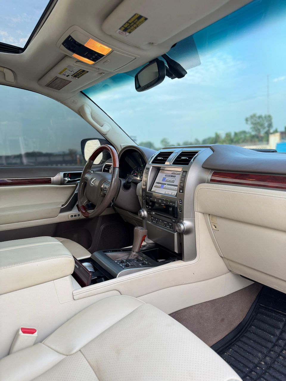 
								Extremely Clean Lexus GX460 Year:2012 upgraded to 2020 Custom Duty: Paid Price: N30 Location: Abuja full									