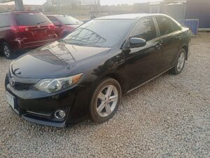 Super sharp 2013 Toyota Camry, untampered engine and gear, AC chilling, just 9.8m, location Abuja