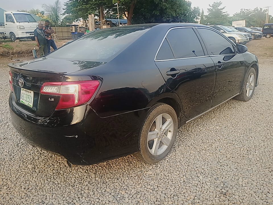 
								Super sharp 2013 Toyota Camry, untampered engine and gear, AC chilling, just 9.8m, location Abuja full									