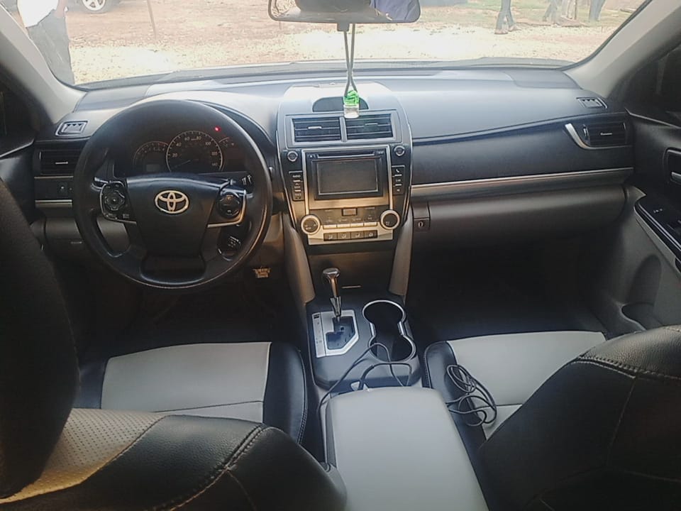 
								Super sharp 2013 Toyota Camry, untampered engine and gear, AC chilling, just 9.8m, location Abuja full									
