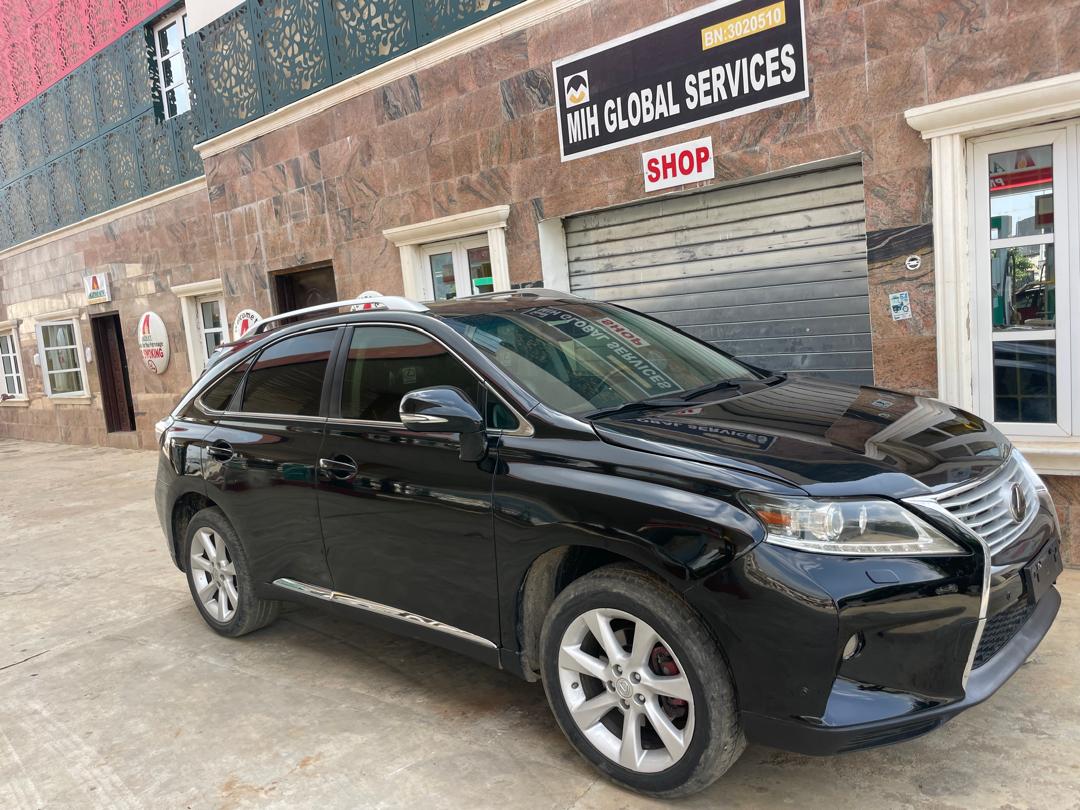 
								Sharp 2013 Lexus RX350 In excellent working condition, engine, gear, ac.100% Ok going for 13.8m, buyer settle 300k, location Abuja full									