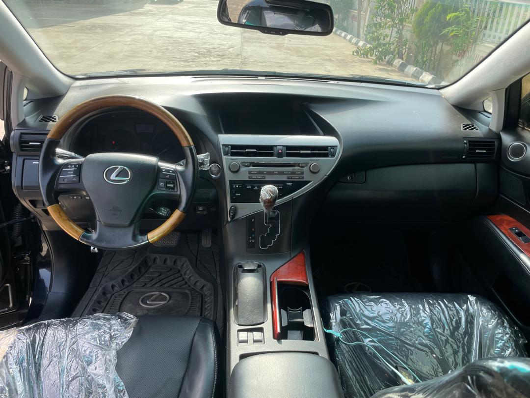 
								Sharp 2013 Lexus RX350 In excellent working condition, engine, gear, ac.100% Ok going for 13.8m, buyer settle 300k, location Abuja full									