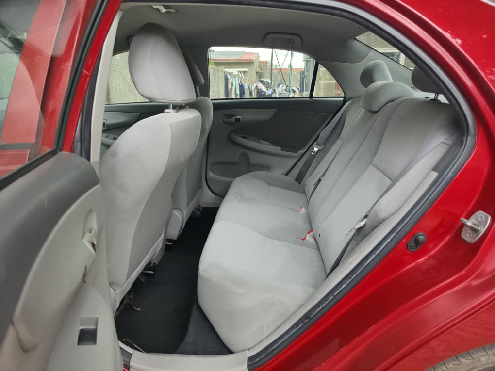 
								New in: Extremely clean First body foreign used Accident free 2010 Toyota corolla LE with may duty going for just 10.3m full									