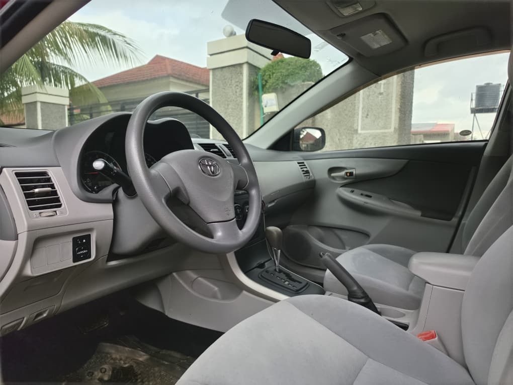 
								New in: Extremely clean First body foreign used Accident free 2010 Toyota corolla LE with may duty going for just 10.3m full									