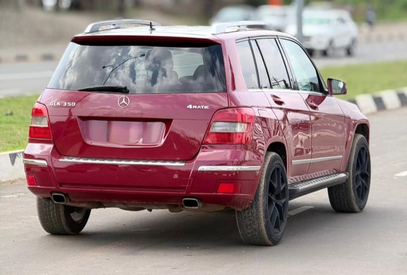 
								NEATLY USED 2012 MERCEDES-BENZ GLK350 NOTHING TO FIX GOING FOR 9.2M ABUJA DEAL full									