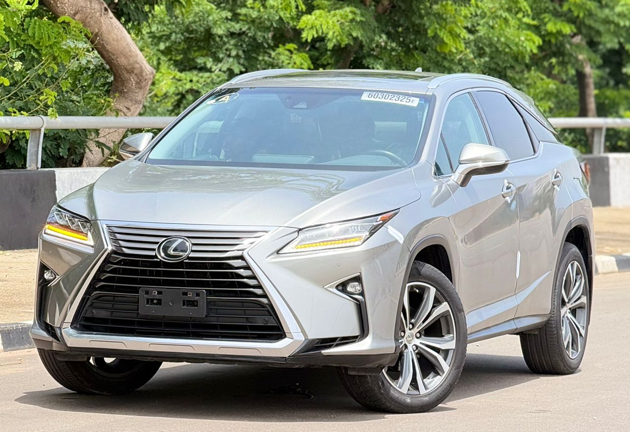 
								NeW ArriVaL🚀A-GraDe ExTreMeLy CleaN FOREIGN USED 2018 Rx350 LEXUS Available In MinT ConDiTioN…Too Frosh In & OuT, Keyless, Sunroof, Mouse control, WiTh DuTy Going for Just 47m OnLy   AbuJa LoKaTioN📍 full									