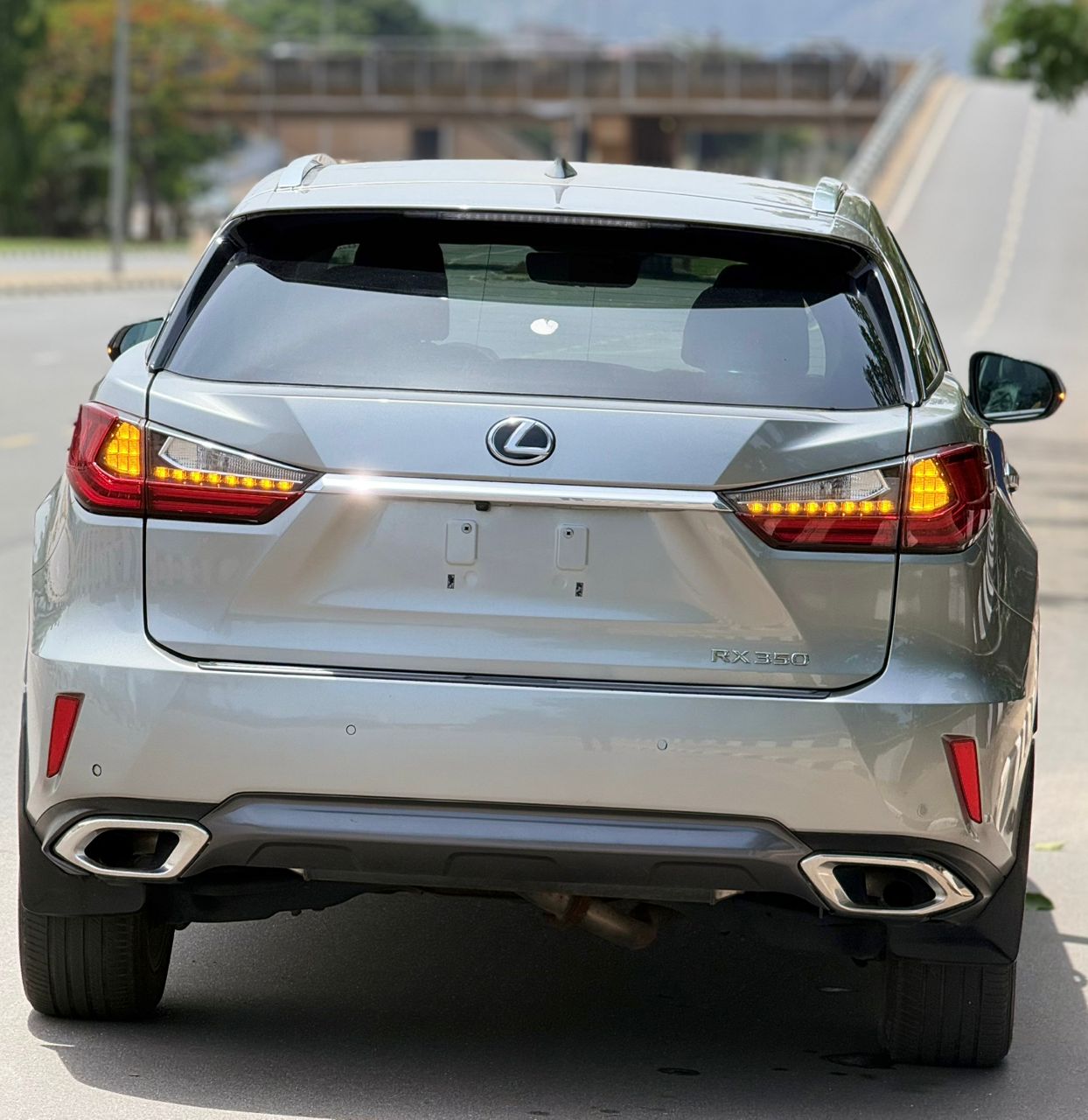 
								NeW ArriVaL🚀A-GraDe ExTreMeLy CleaN FOREIGN USED 2018 Rx350 LEXUS Available In MinT ConDiTioN…Too Frosh In & OuT, Keyless, Sunroof, Mouse control, WiTh DuTy Going for Just 47m OnLy   AbuJa LoKaTioN📍 full									