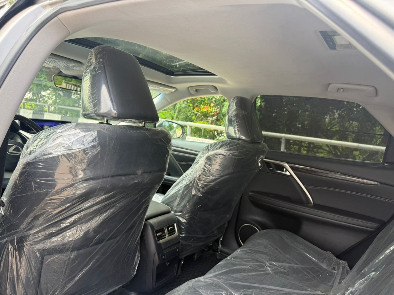 
								NeW ArriVaL🚀A-GraDe ExTreMeLy CleaN FOREIGN USED 2018 Rx350 LEXUS Available In MinT ConDiTioN…Too Frosh In & OuT, Keyless, Sunroof, Mouse control, WiTh DuTy Going for Just 47m OnLy   AbuJa LoKaTioN📍 full									