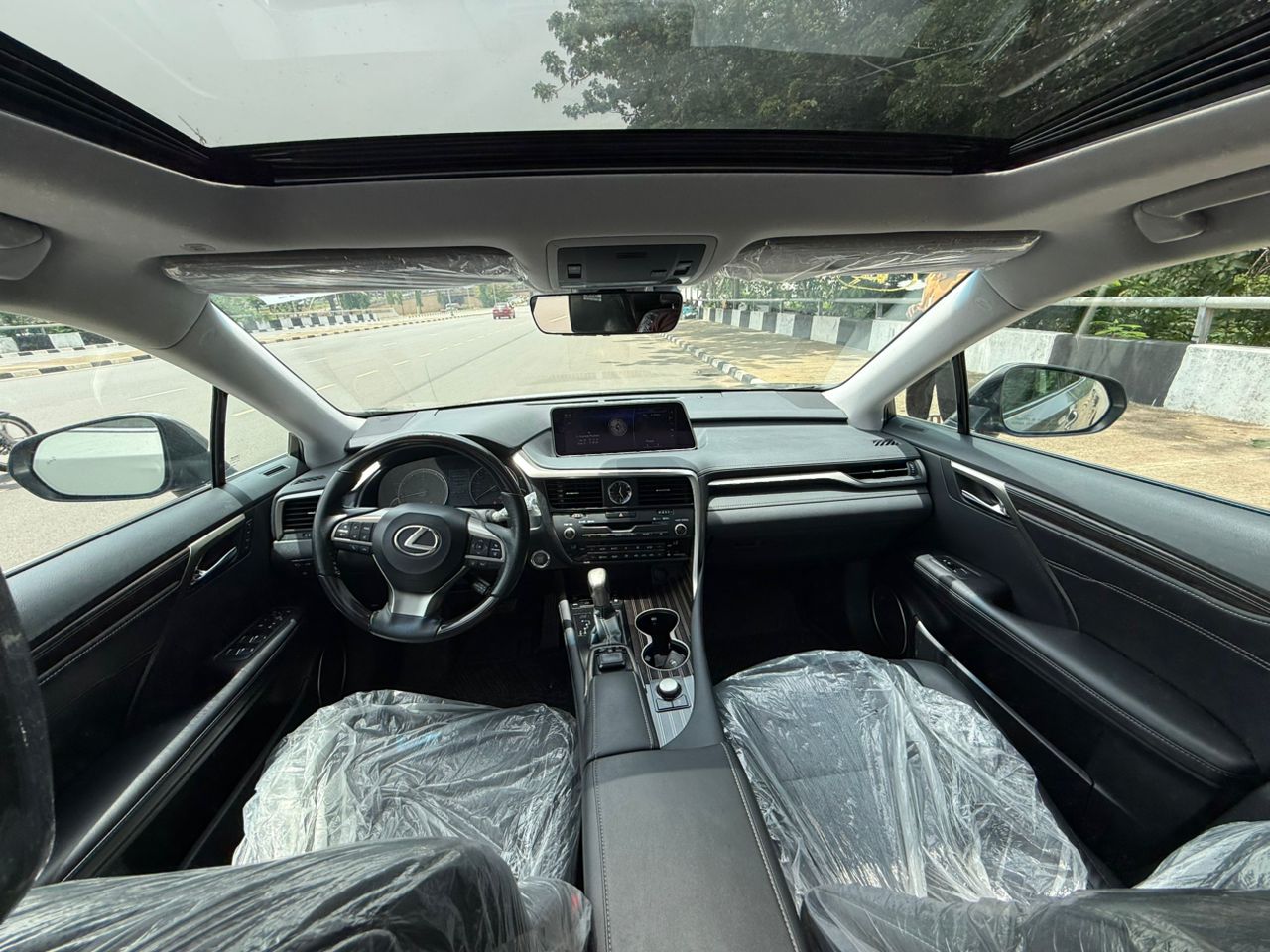 
								NeW ArriVaL🚀A-GraDe ExTreMeLy CleaN FOREIGN USED 2018 Rx350 LEXUS Available In MinT ConDiTioN…Too Frosh In & OuT, Keyless, Sunroof, Mouse control, WiTh DuTy Going for Just 47m OnLy   AbuJa LoKaTioN📍 full									