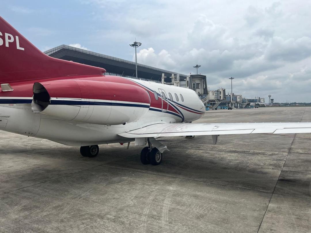
								AIR CRAFT DEALS  HAWKER 850XP 2009 Manufacturer: Hawker Beechcraft Model: 400XP (2009) Type: Light business jet Engines: (e.g., Pratt & Whitney Canada JT15D-5) Seats: Typically 6–8 passengers Max Cruise Speed: ~400 knots Range: approx. 1,350–1,400 nautical miles Service Ceiling: ~41,000 ft Takeoff Distance: ~4,500 ft Landing Distance: ~3,800 ft  📍 $ 11, 500,000M 🛄 $ 5,000 (Inspection) @All   Serious buyers only — first come, first serve! full									