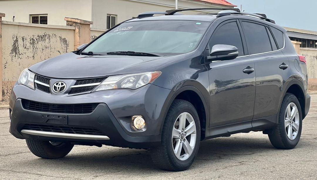 
								Destress sale Belgium grade Toyota RAV4 2016 Model with original duty, engine and gearbox AC freezing everything 💯 going for 15.9m Location Abuja full									