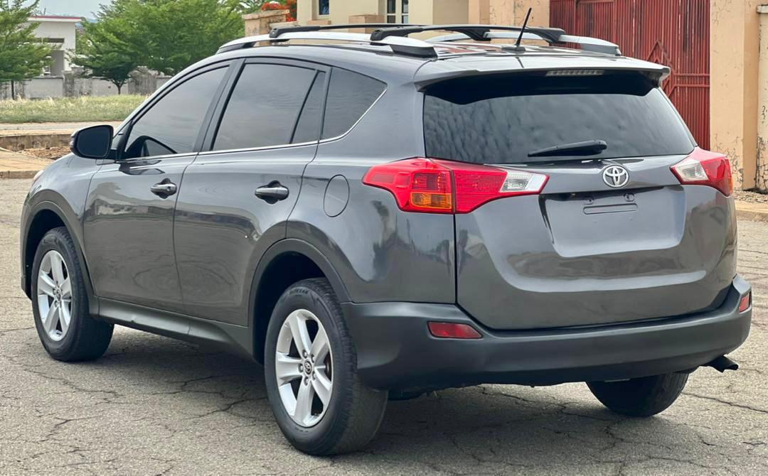 
								Destress sale Belgium grade Toyota RAV4 2016 Model with original duty, engine and gearbox AC freezing everything 💯 going for 15.9m Location Abuja full									
